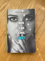 Een van ons liegt - Karen M. McManus, Gelezen, Ophalen of Verzenden, Karen M. McManus, Nederland