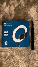 RL-21” LED Ringlamp met statief, Ophalen of Verzenden, Zo goed als nieuw, Lamp of Flitsset