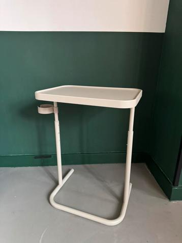 Ikea laptop tafel beschikbaar voor biedingen