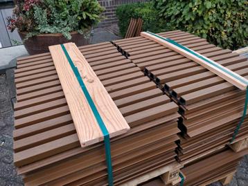 teak composiet gevelbekleding 50 en 100 cm beschikbaar voor biedingen