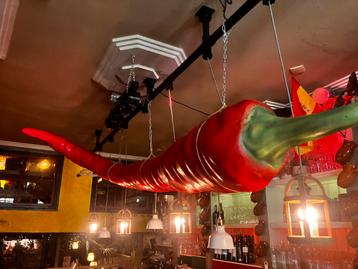 Grote Rode Peper Decoratie - 2,5m beschikbaar voor biedingen