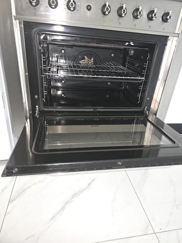 Indesit Gasfornuis - 4 Kookzones beschikbaar voor biedingen