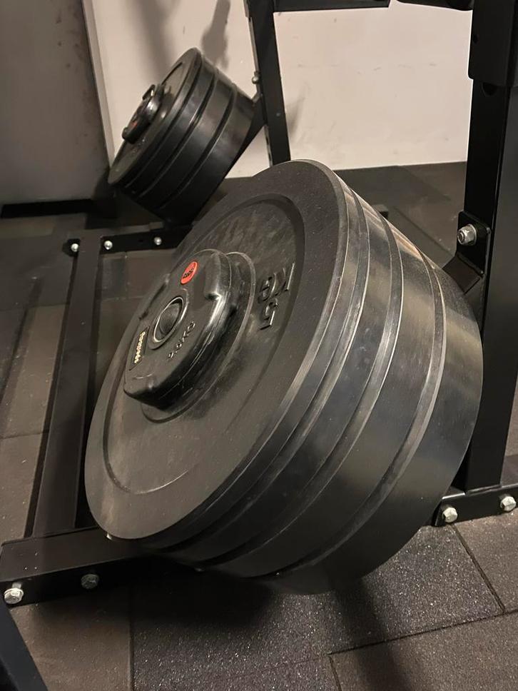 Fitness Rack 125kg olympische rubber gewichten + halterstang, Sport en Fitness, Fitnessmaterialen, Gebruikt, Halterset, Armen