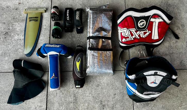 Windsurf accesoires, Watersport en Boten, Windsurfen, Gebruikt, Overige typen, Met vin(nen), Met draagtas, Minder dan 5 m², Ophalen of Verzenden