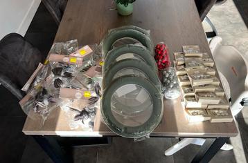 Kerstkransen zelf maken pakket beschikbaar voor biedingen