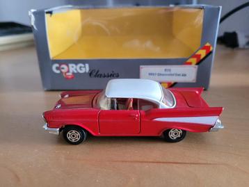 1957 Chevrolet Bel Air - 1: 43 - Corgi - Rood / wit dak Mint