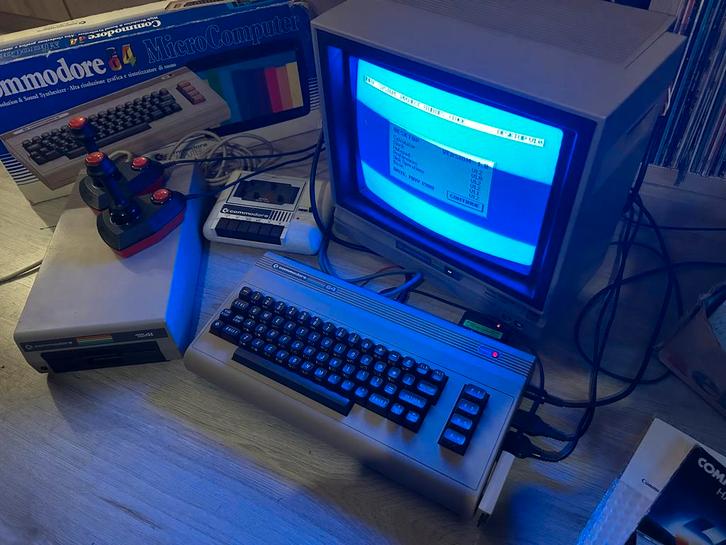 Grote Commodore 64 set met SD2IEC, Computers en Software, Vintage Computers, Ophalen of Verzenden