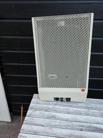 DRU Art S2 gevelkachel met bovenaansluiting beschikbaar voor biedingen