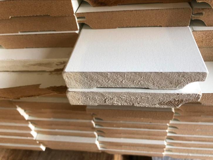 Plinten mdf diverse maten koopje 240 lang vanaf €5.- p/stuk, Doe-het-zelf en Verbouw, Hout en Planken, Zo goed als nieuw, Plank
