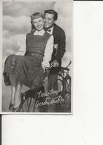Filmsterren Doris Day voorop de fiets bij Gordon Mac Rae, Verzamelen, Ansichtkaarten | Themakaarten, Ophalen of Verzenden, 1940 tot 1960