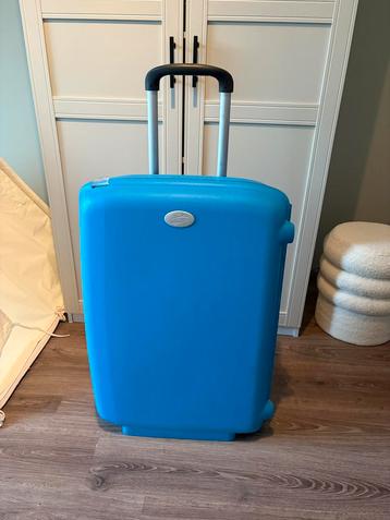 Grote blauwe koffer - Weinig gebruikt! beschikbaar voor biedingen