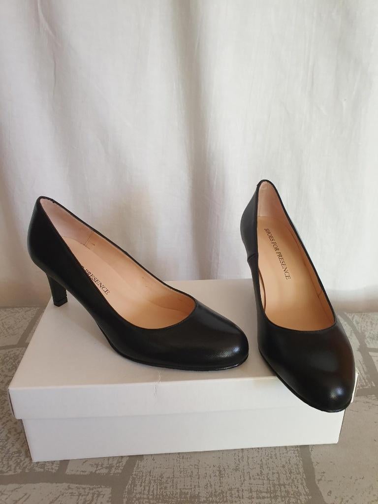 Mooie zwarte leren pumps. Mt 38+40. Merk Shoes for Presence, Kleding | Dames, Pumps, ., Zwart, Nieuw