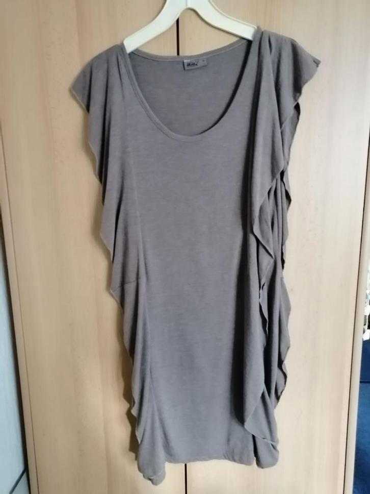 licht bruin lang hesje met gegolfde zijstroken mt 40-42, Kleding | Dames, Blouses en Tunieken, Zo goed als nieuw, Maat 38/40 (M)