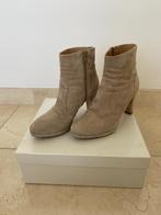 Lilian Suede Enkellaarsjes maat 37 Beige, Lilian, Beige, Lage of Enkellaarzen, Ophalen of Verzenden