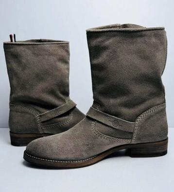 HILFIGER boots maat 39 suede. beschikbaar voor biedingen