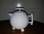 YONG Design Theepot met filter, wit porselein. Nieuw!, Ophalen of Verzenden, Nieuw