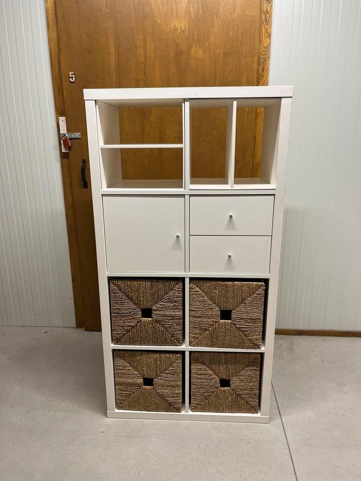 Kallax kast met mandjes, deurtje, lades en inzetstukken, Huis en Inrichting, Kasten | Ladekasten, Zo goed als nieuw, Minder dan 100 cm