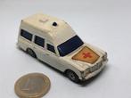 Mercedes 220D Binz Ambulance, Corgi Juniors, Ophalen of Verzenden, Gebruikt, Auto