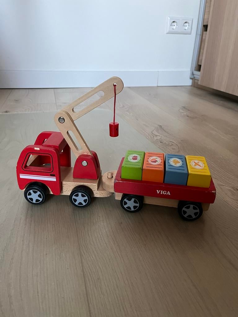 Houten Speelgoed Auto met Magneet, Ophalen, Zo goed als nieuw, Duw- of Trekspeelgoed