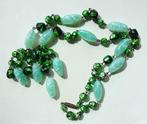 Vintage groen glas kralen ketting met 'trosje' hanger, Sieraden, Tassen en Uiterlijk, Antieke sieraden, Ophalen of Verzenden, Overige materialen