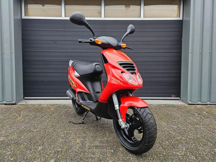 PIAGGIO NRG MC2 LC 2T BROM BJ03-1998 ROOD 9400KM NETTE STAAT, Fietsen en Brommers, Brommers | Tuning en Styling, Zo goed als nieuw