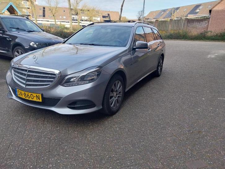 Mercedes-Benz E-Klasse 2.2 CDI E200 Estate AUT 2014 Grijs, Auto's, Mercedes-Benz, Particulier, E-Klasse, Airbags, Alarm, Bluetooth