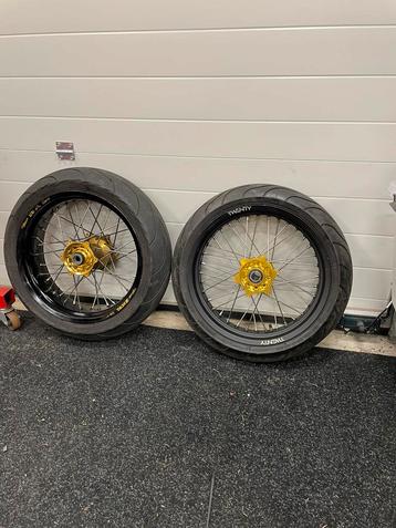Ktm exc supermoto wielset. beschikbaar voor biedingen