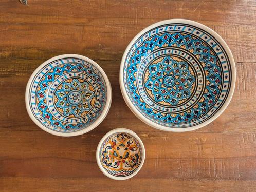 Handgemaakte Tunesische kommen set, Huis en Inrichting, Woonaccessoires | Schalen en Manden, Zo goed als nieuw, Schaal, Rond, Porselein of Keramiek