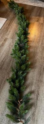 Te koop super mooie kerst guirlande met dennenappels, Ophalen, Zo goed als nieuw
