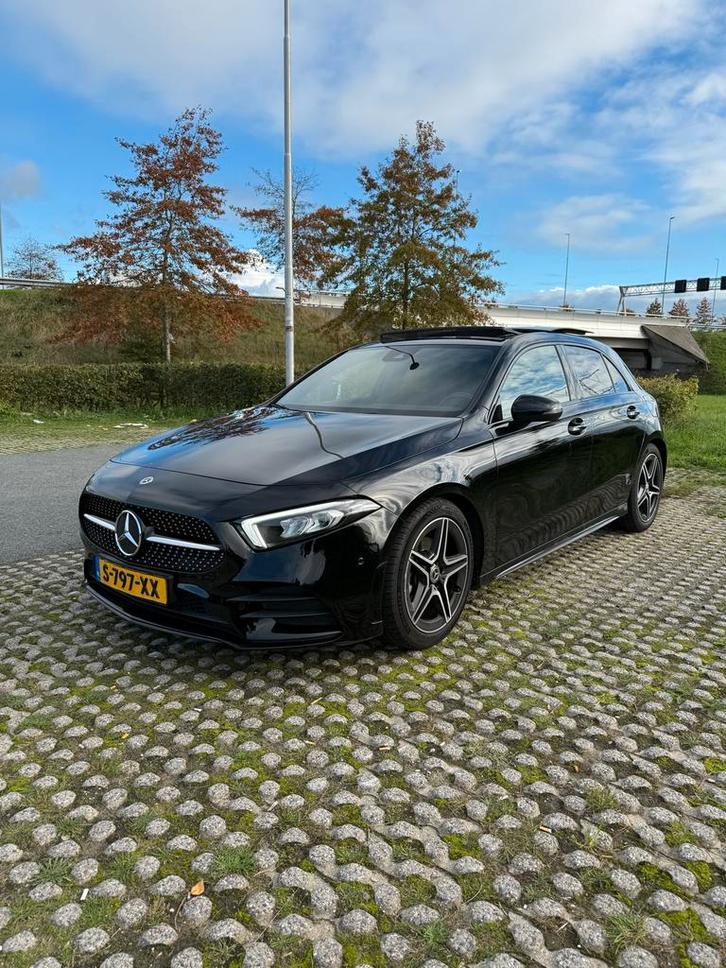 Mercedes-Benz A-Klasse A200 AMG-line 2022 Zwart, Auto's, Mercedes-Benz, Particulier, A-Klasse, Achteruitrijcamera, Airbags, Airconditioning
