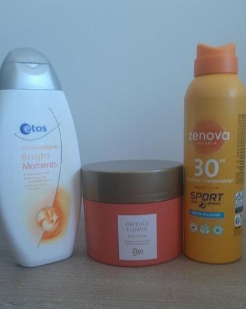 Bodycreme, zonnebrandspray, douchecreme. beschikbaar voor biedingen