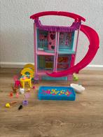 Barbie Chelsea huis met accessoires, Ophalen of Verzenden, Zo goed als nieuw