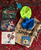 Sinterklaaspakket: Boeken, petten en een zak, Diversen, Sinterklaas, Ophalen of Verzenden, Zo goed als nieuw