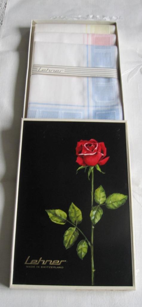 Fraai doosje met zakdoekjes, Antiek en Kunst, Curiosa en Brocante, Ophalen of Verzenden