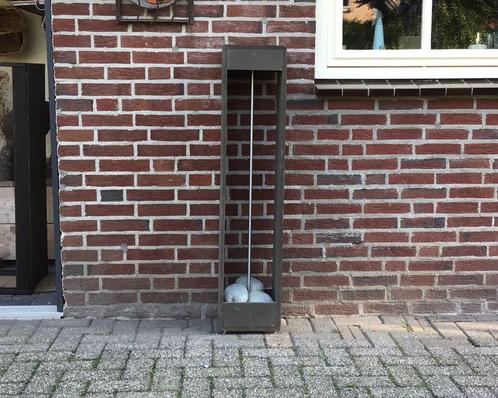 Aantrekkelijke sokkels in een donkergrijze kleur, Huis en Inrichting, Woonaccessoires | Zuilen en Pilaren, Gebruikt, Ophalen