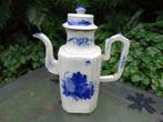 Oosters schenkkannetje, hoekig blauw wit theepotje, wijnkan, Ophalen of Verzenden