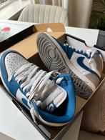 2 paar nike schoenen jordan 1 en nike air, Ophalen, Zo goed als nieuw, Schoenen