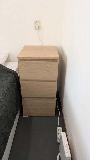 Ladekastje & Bedtafeltje - Z.G.A.N. beschikbaar voor biedingen