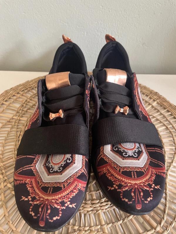 Ted Baker gympen als nieuw mooie kleurrijke  print maat 38, Kleding | Dames, Schoenen, Zo goed als nieuw, Sneakers of Gympen, Overige kleuren