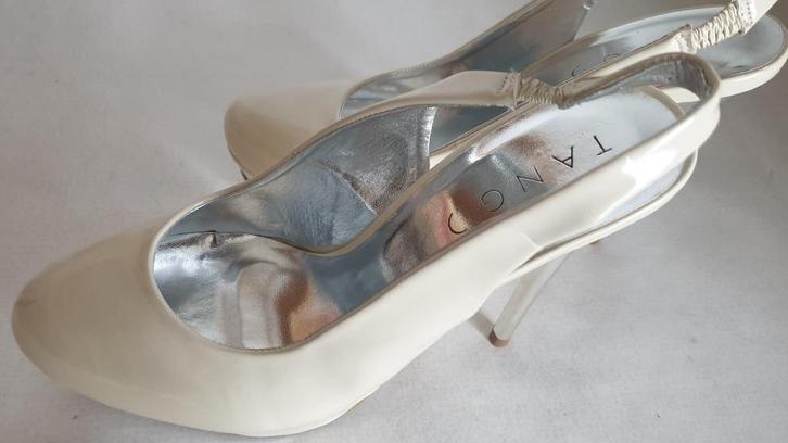 Tango off-white pumps leer mt 39, 40 en 41, Kleding | Dames, Schoenen, Nieuw, Pumps, Overige kleuren, Ophalen of Verzenden