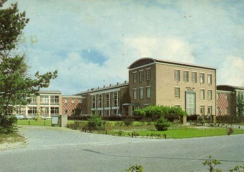 Valkenswaard, Hertog Jancollege - 1977 gelopen, Verzamelen, Ansichtkaarten | Nederland, Gelopen, Noord-Brabant, 1960 tot 1980