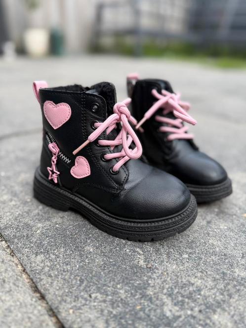 Super schattige meisjeslaarsjes maat 27, Kinderen en Baby's, Kinderkleding | Schoenen en Sokken, Zo goed als nieuw, Laarzen, Meisje