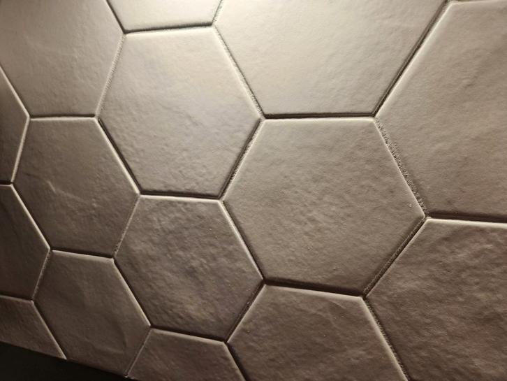 Witte mat hexagon tegels 30 stuks en snijstukken, Doe-het-zelf en Verbouw, Tegels, Nieuw, Wandtegels, Overige materialen, Minder dan 20 cm