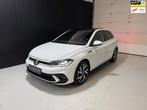 Volkswagen Polo 1.0 TSI R-Line 3x r-line pano keyles, Auto's, Gebruikt, Zwart, Adaptive Cruise Control, Alcantara