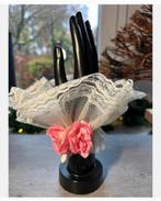 Korting Decoratieve Hand met kanten Kraag en bloem, Antiek en Kunst, Ophalen of Verzenden