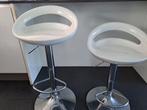 2 Witte barkrukken zithoogte 70 of 58 cm, Huis en Inrichting, Ophalen, Gebruikt, 60 tot 90 cm, In hoogte verstelbaar