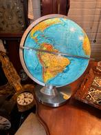 2 prachtige wereldbollen vintage en nieuw, Bertus11@xs4all.nl, Atlas, Ophalen of Verzenden, Zo goed als nieuw