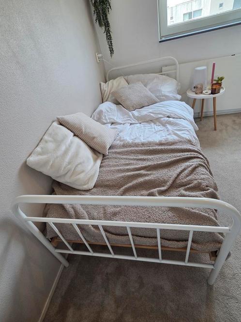 Compleet bed 90x200 praktisch nieuw, Huis en Inrichting, Slaapkamer | Bedden, Zo goed als nieuw, Eenpersoons, 90 cm, 200 cm, Hout