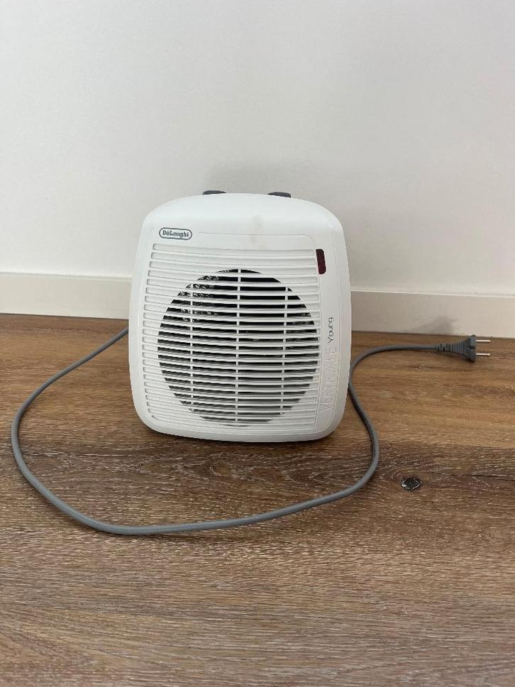 DeLonghi Verticale Young electrische kachel HVY1030, Huis en Inrichting, Kachels, Zo goed als nieuw, Vrijstaand, Overige soorten