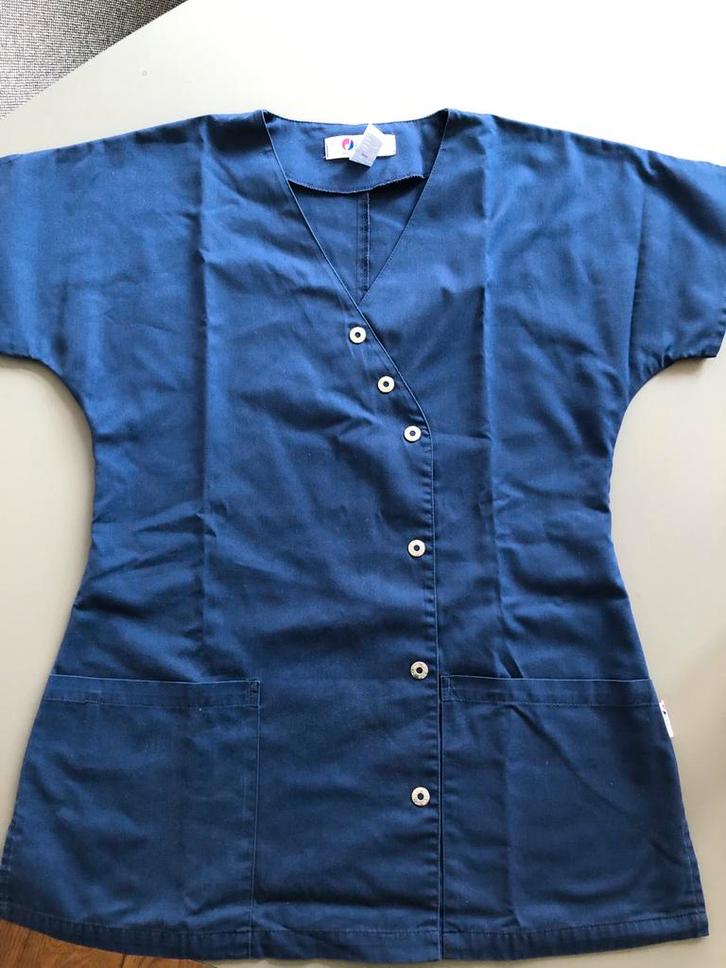 Blauw getailleerd uniform jasje met diagonale sluiting, Diversen, Verpleegmiddelen, Zo goed als nieuw, Ophalen of Verzenden